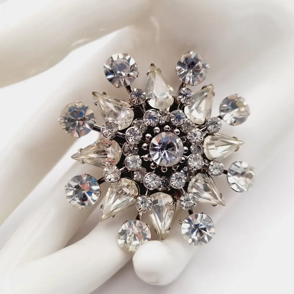 Vintage 1950s Unsigned Wedding Brooch, Riveted Three Dimensional Flower Pin - Picture 3 of 10